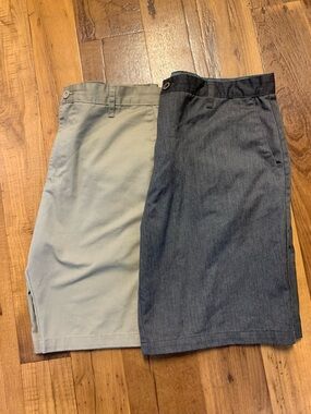 TWO Burnside Mens  Two-Pack Flat Front Shorts — Khaki & Charcoal Size 36